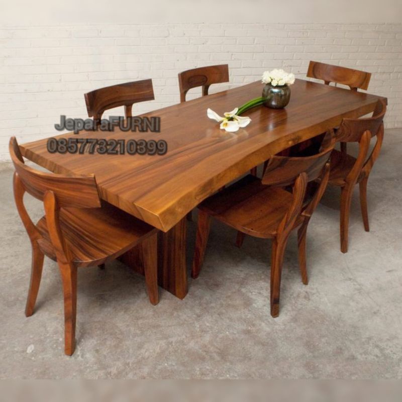 MEJA MAKAN 6 KURSI KAYU TREMBESI JEPARA