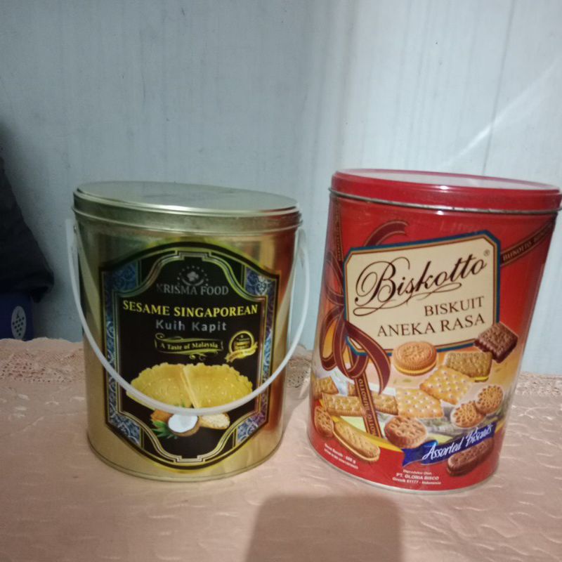 Kaleng Bekas Biskuit/Kaleng bekas