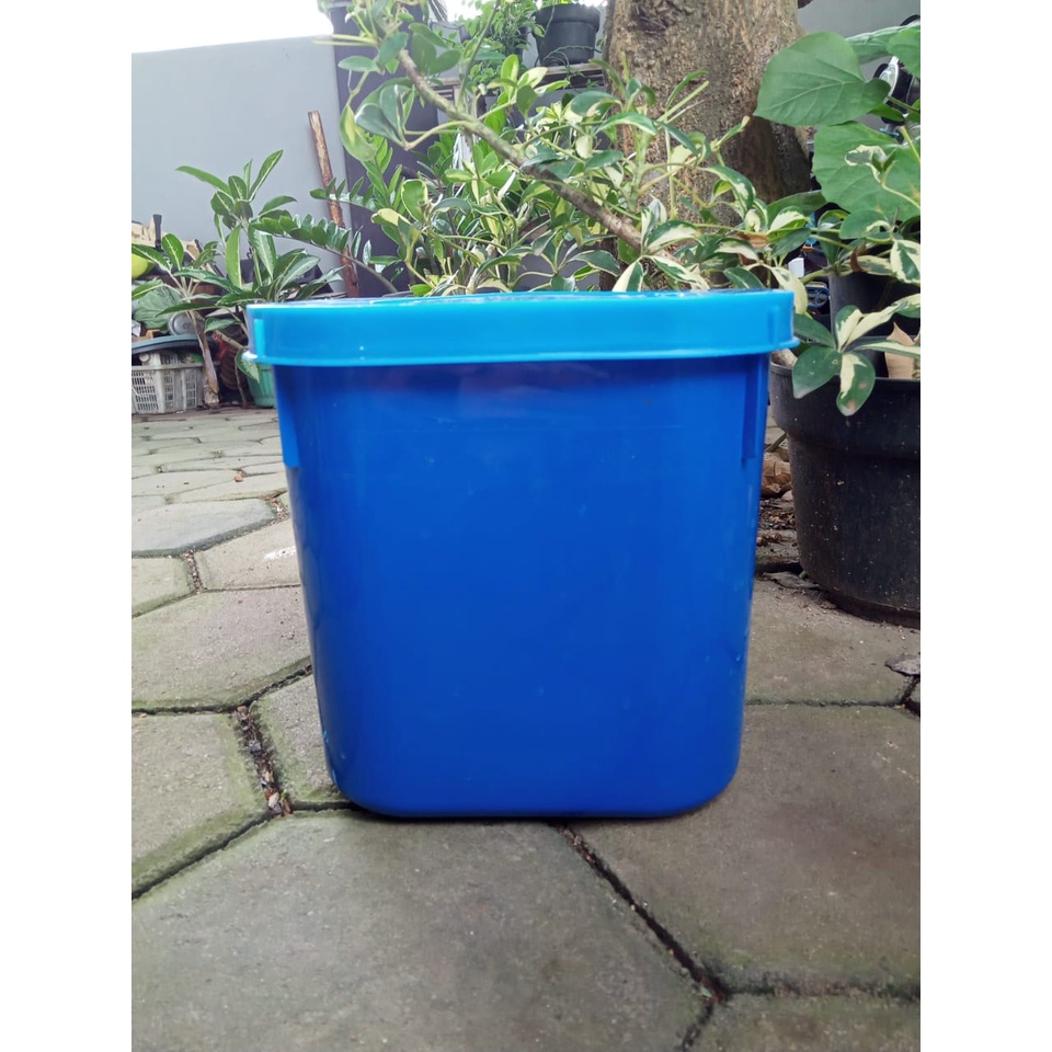 Toples plastik 8 liter /  toples kotak Biru / ember / box es cream biru kotak