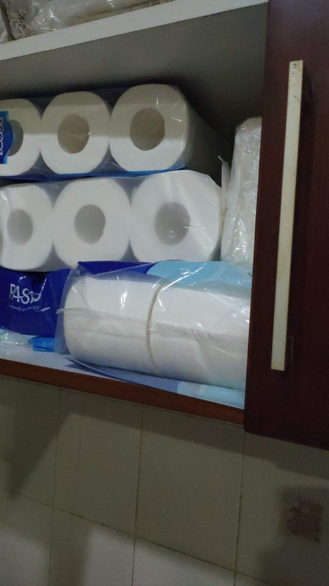 Tessa Tissue Gulung Bathroom 6 Roll