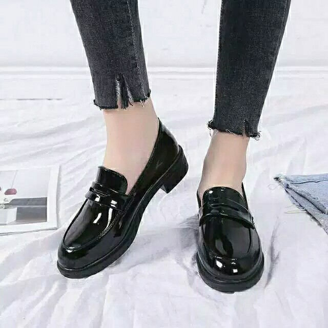 Sepatu Wanita Sepatu Loafers Wanita Docmart bella Sepatu Wanita Sepatu Loafers Wanita Docmart bella