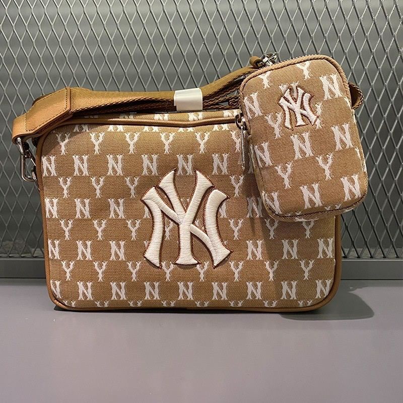 DDB6825Tas Wanita Import JQ Crossbody NYPrice : IDR 92.000Tersedia Warna Blue, CamelOriginal : China