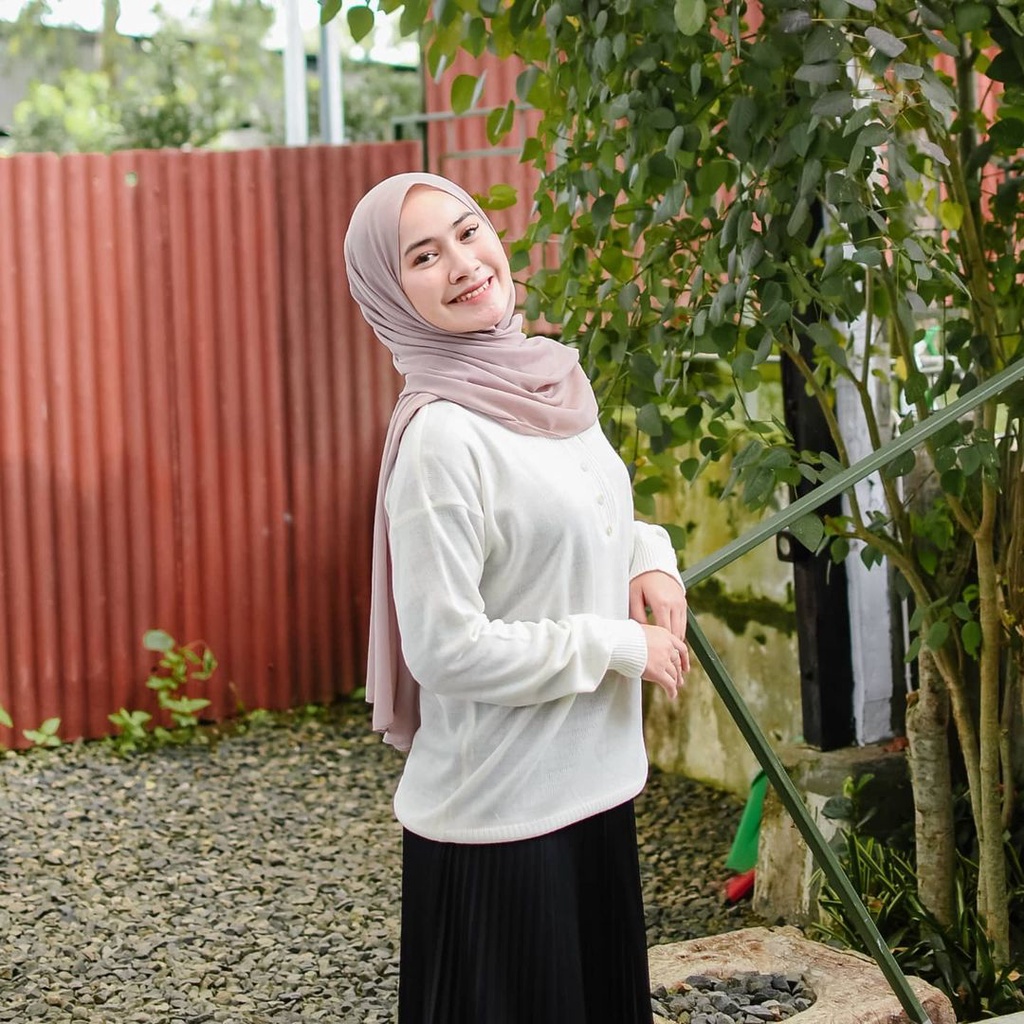 Sweater Rajut Delica Outwear Basic Polos Wanita