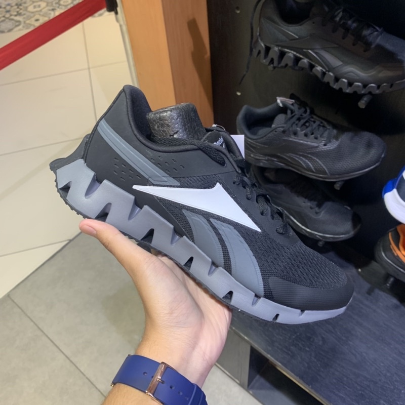 Reebok Zig Dynamica 2 (A/M) Black/White Harga normal 1.400.0000