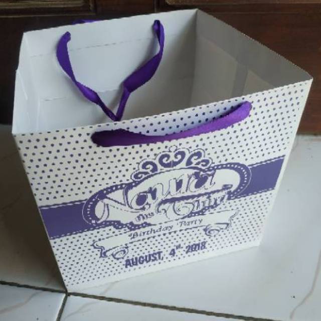 

paperbag sablon P22xL22xT20 cm , paperbag putih, tas kertas , tempat roti, tempat tumpeng mini