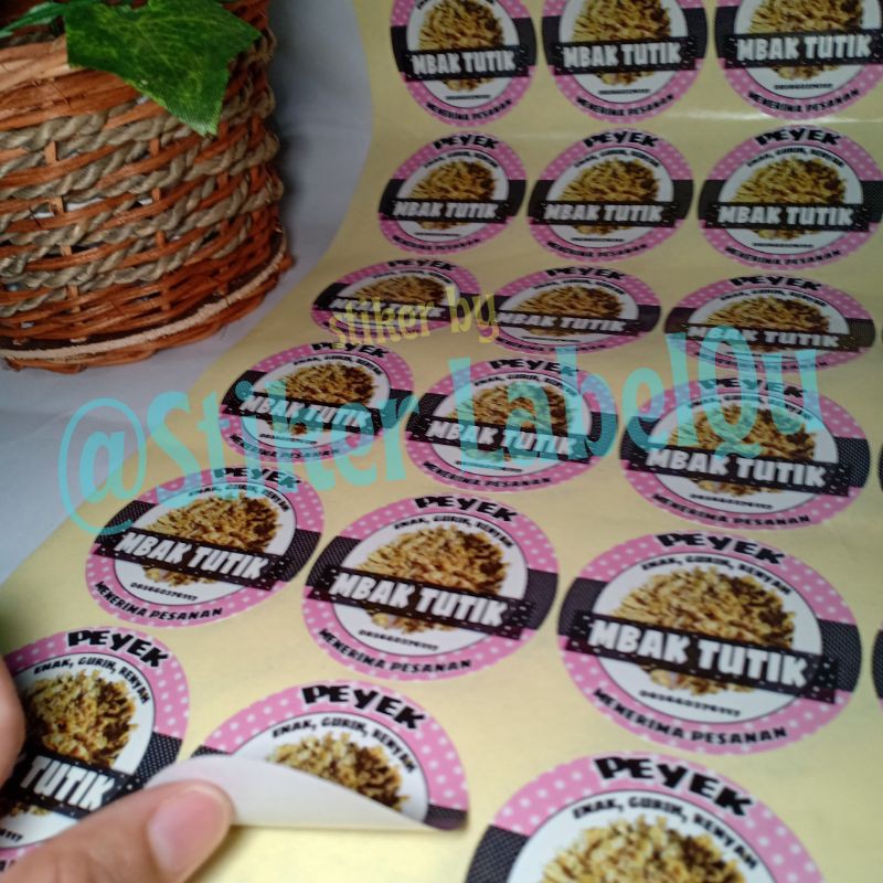 

Stiker Label (Harga paket 1000 pcs)