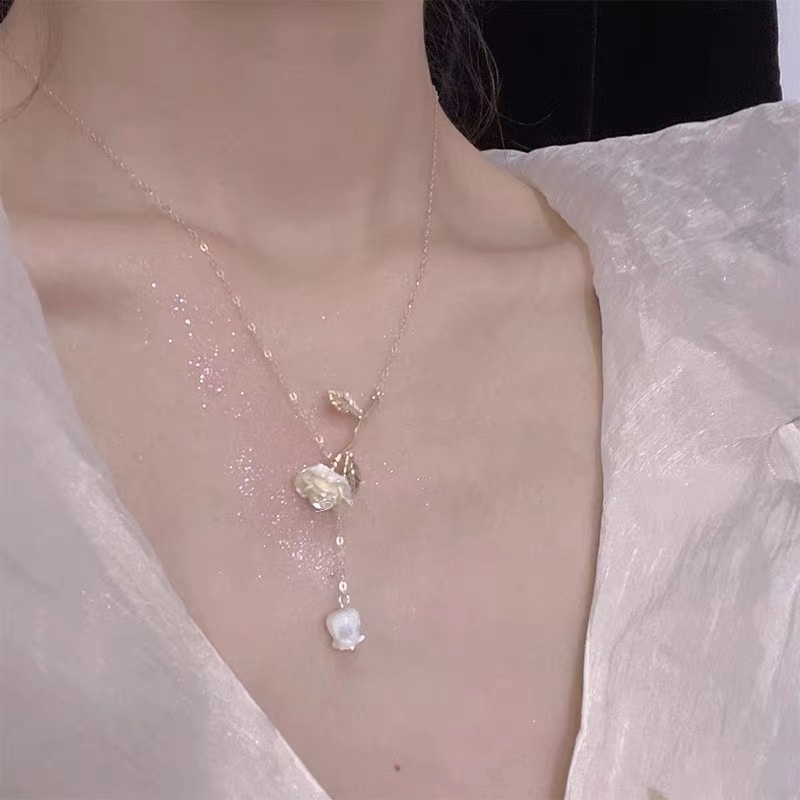 Kalung Rantai Klavikula Desain Bunga Mawar Gaya Retro Korea Untuk Wanita