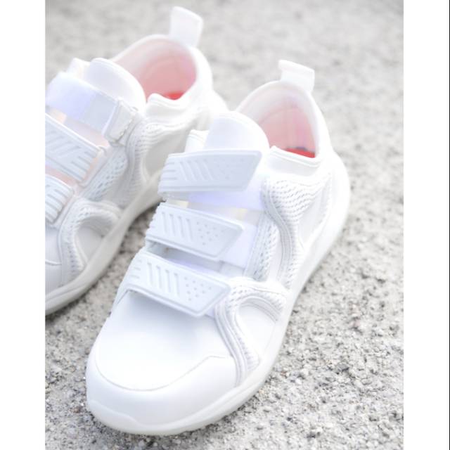 ZARA WOMAN SNEAKERS SALE