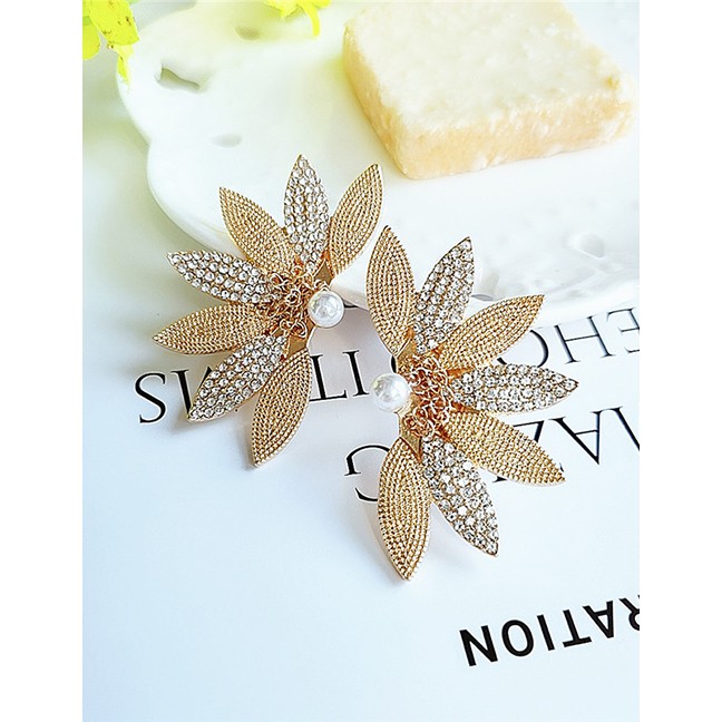 LRC Anting Tusuk Fashion Alloy Pearl Wing Earrings D28695