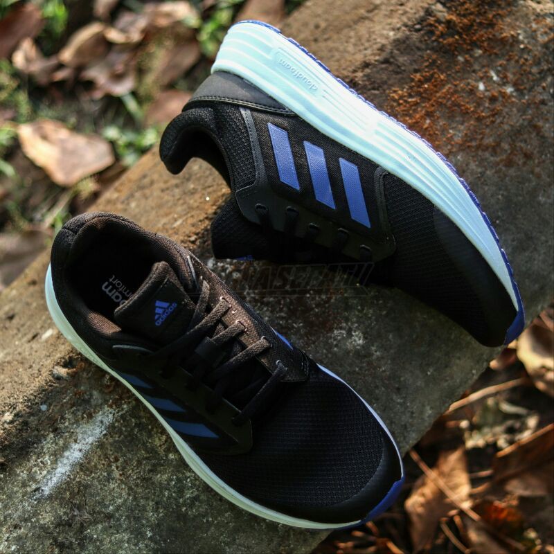 Adidas Sepatu Running Galaxy 5 - Cblack/Royal Blue/Cloud White