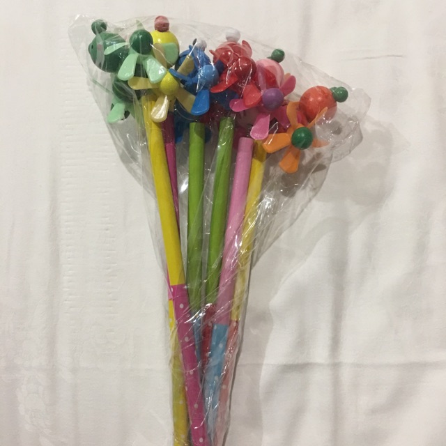 

Pensil raut dengan hiasan bee