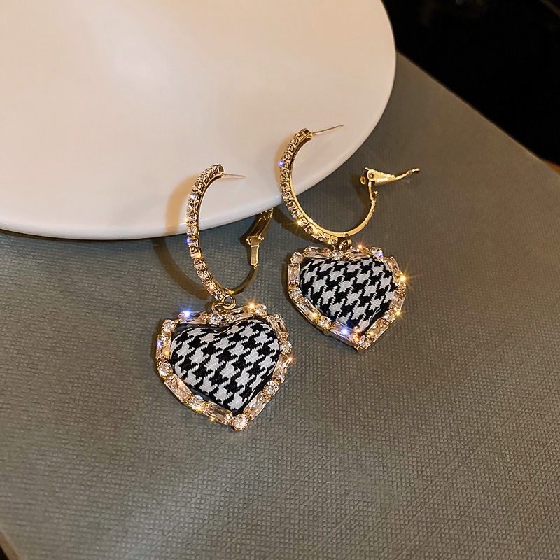 2 perak stud berlian imitasi bertatahkan zircon houndstooth cinta anting-anting Hati Eropa dan Ameri