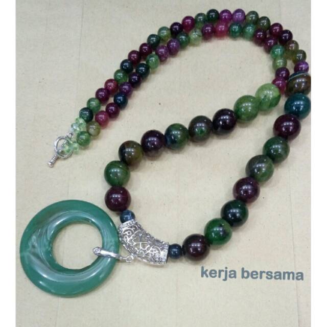 Kalung batu akik berliontin donat