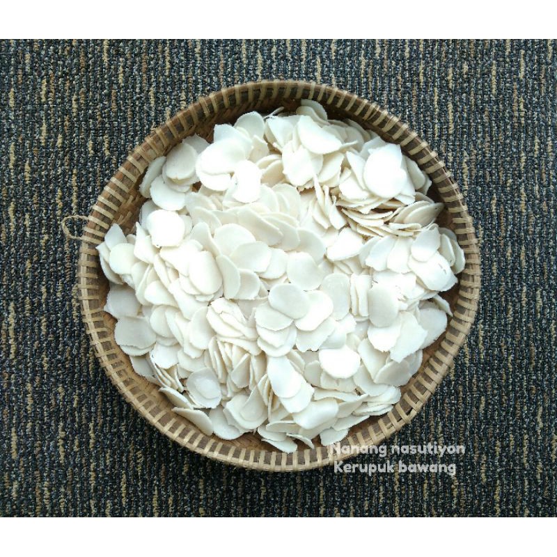 

KERUPUK KRUPUK BAWANG PUTIH KECIL MENTAH SIAP GORENG NETTO 1KG