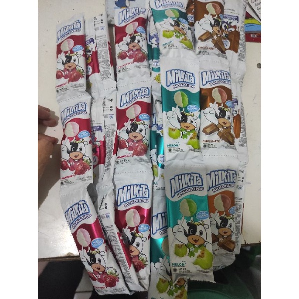 

PERMEN MILKITA LOLIPOP ANEKA RASA 1 RENCENG ISI 12 PCS/ PERMEN LOLIPOP MILKITA 500/milkita 1000