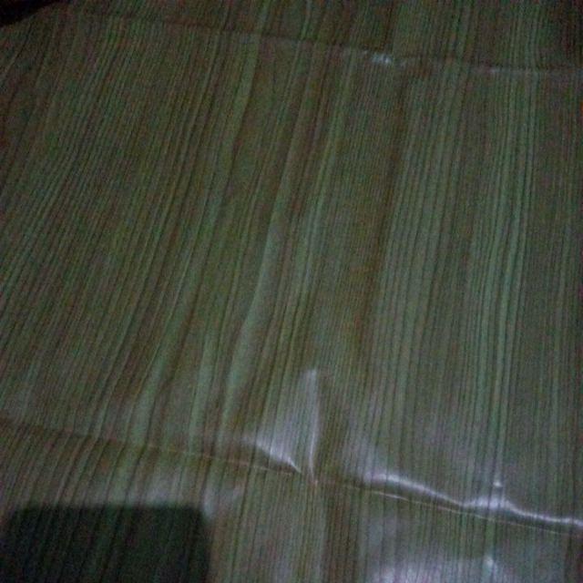 Perlak Lantai Meja Vinyl Motif Sarung Bali Biru Hijau Hitam Putih Merah Kotak Vinil Doff Lebar 120cm