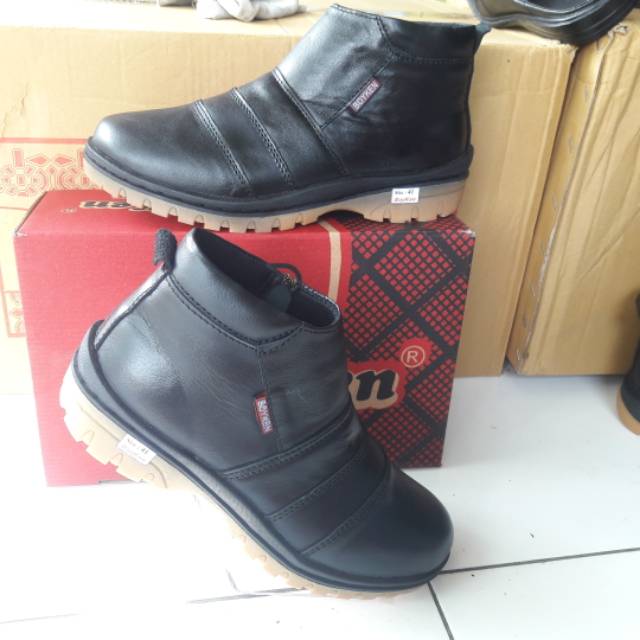 SEPATU BOOTS KULIT RESLETING BOYKEN