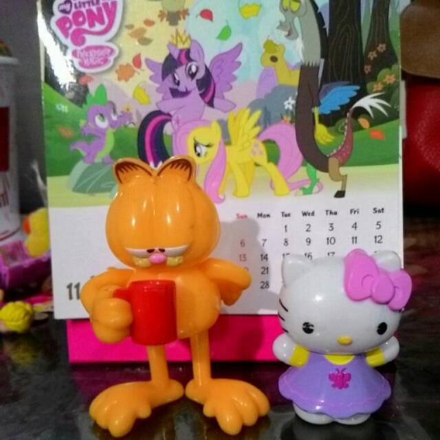 Garfield dan Hello kitty preloved