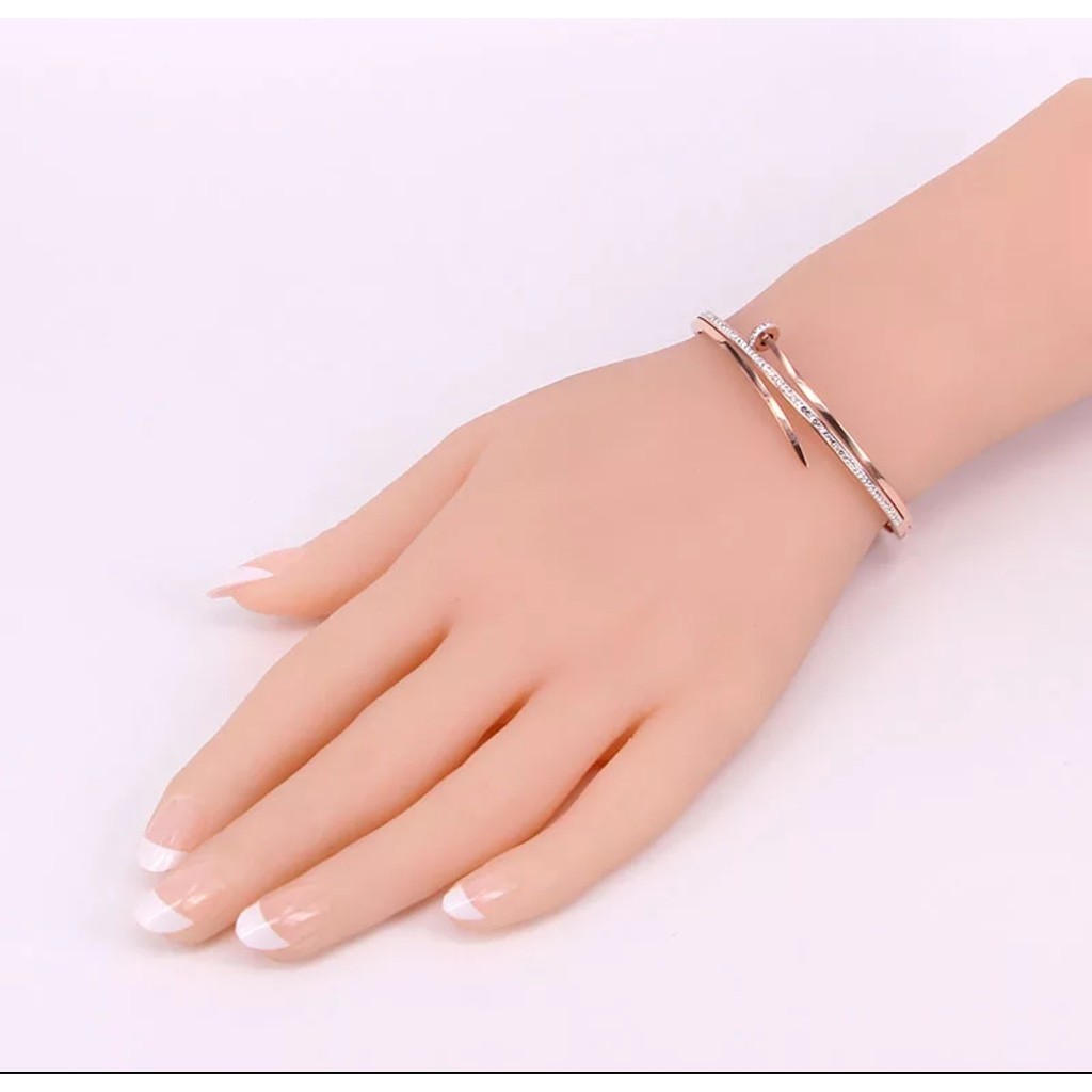 Gelang Bangle Titanium Model Paku Love Diamonds Dengan Embosan Love