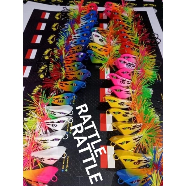 UMPAN JF TRIANGLE RATTLE 4 CM RNB LURES