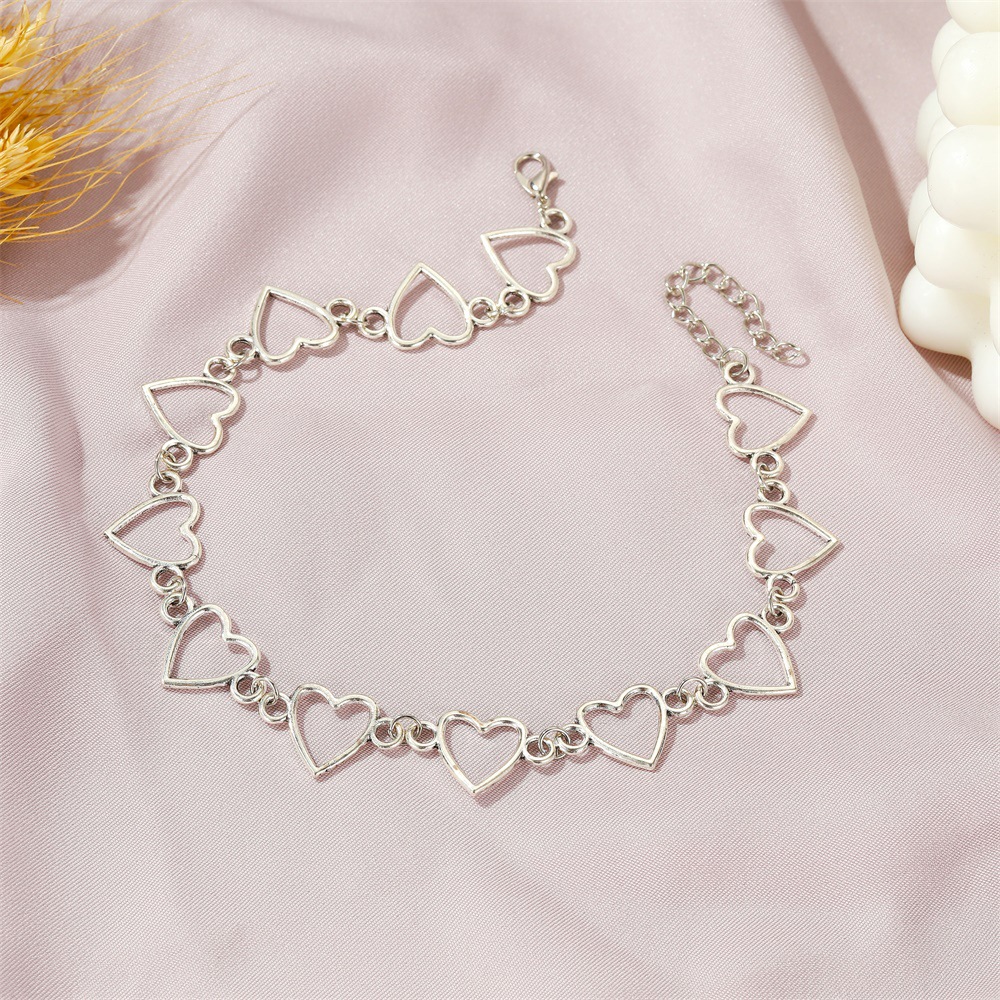 Retro Minimalist Metal Love Necklace Women Jewelry Personality Fashion Clavicle Chain Short Choker