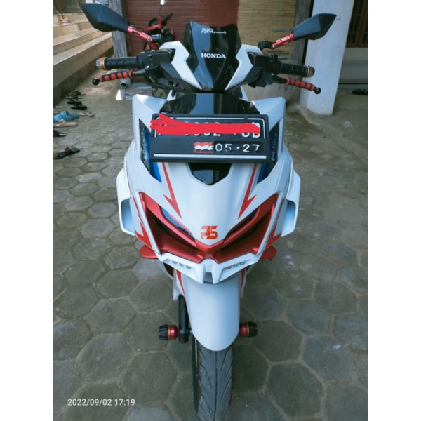 side wingled vario 160 new