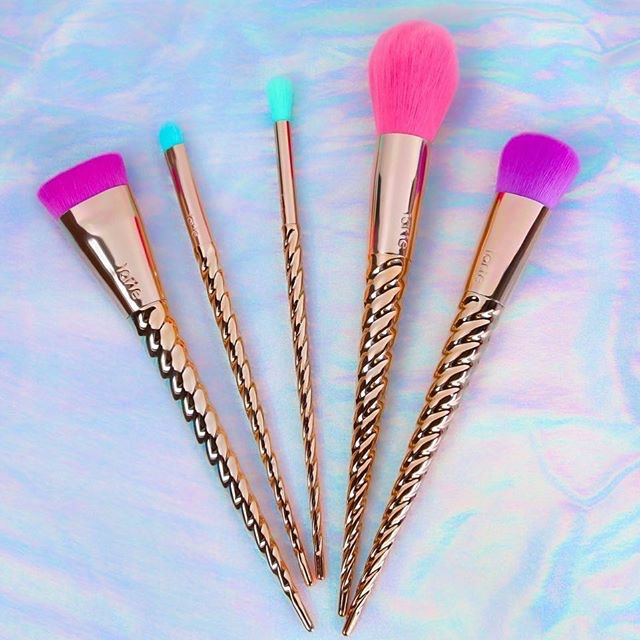 Rainbow Unicorn Brush Kuas Makeup Dupe Tarte Unicorn