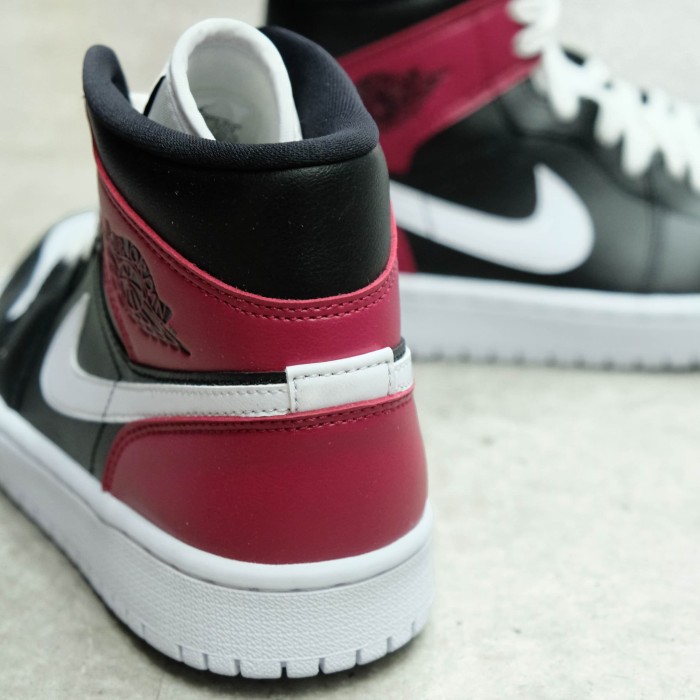 aj1 mid noble red