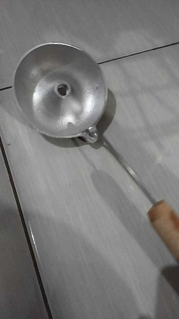 Irus Cetakan Donat Cair Cor