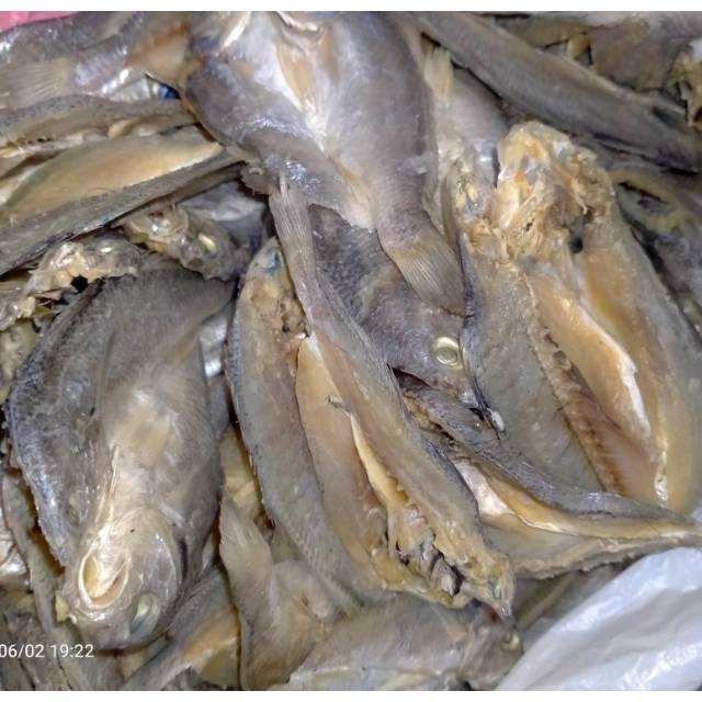 

Ikan asin belah 100gr