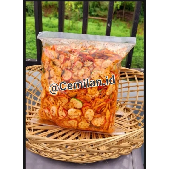 

Kerupuk bawang pedas daun jeruk isi 250gram
