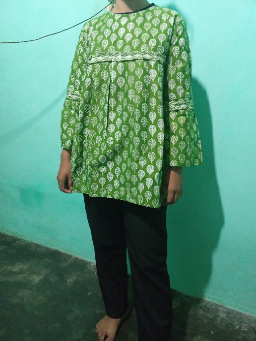 Atasan Batik Wanita Kerja Daun Hijau