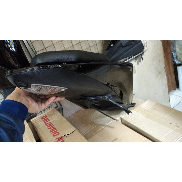 BODY BELAKANG MODEL R25 NEW VIXION BAHAN PLASTIK ABS