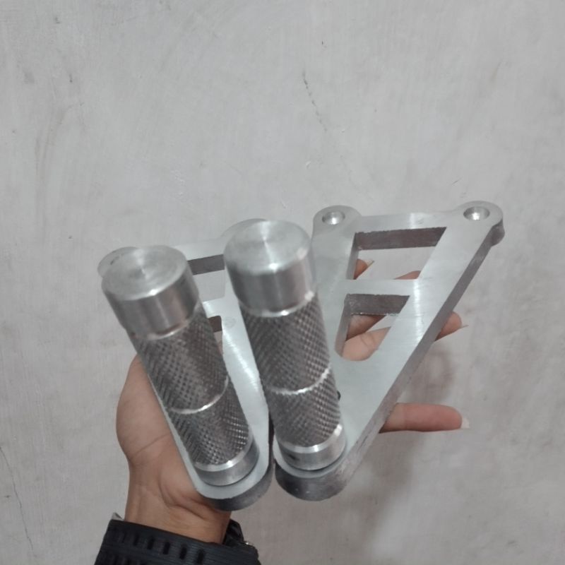 Underbone underbone footstep long milling matic drag race Mio Mio soul Mio j Mio sporty almunium FOOTSTEP UNDERBONE HEREX CB GL TIGER MIO LONG MILLING CUSTOM COAK ALMUNIUM BAHAN TEBAL 1 SET SEPASANG