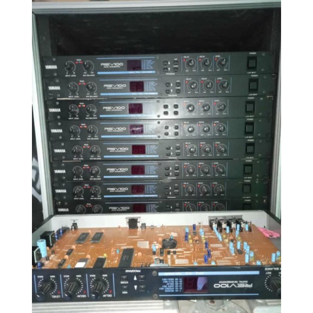 evek vokal yamaha rev 100