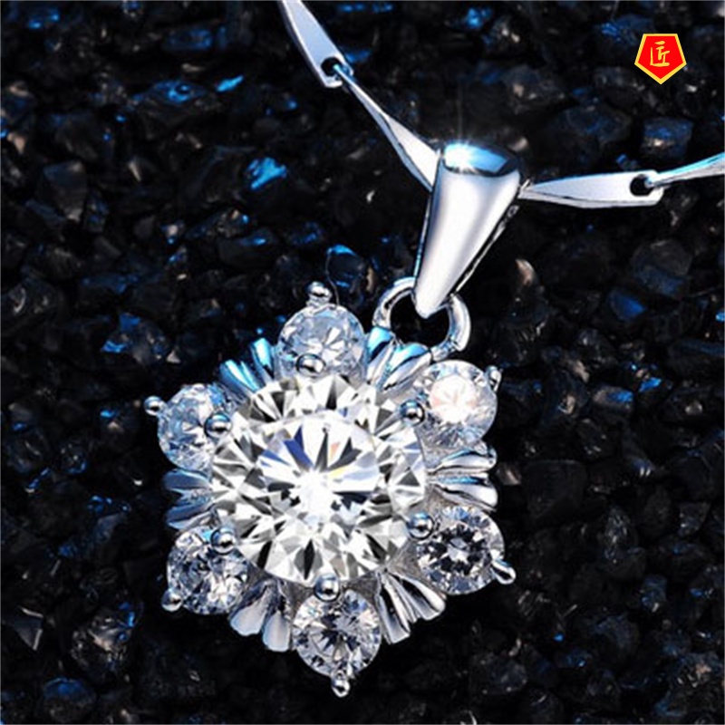 [Ready Stock]Inlaid Zircon Snow Necklace Women's Japanese and Korean Sweet Pendant