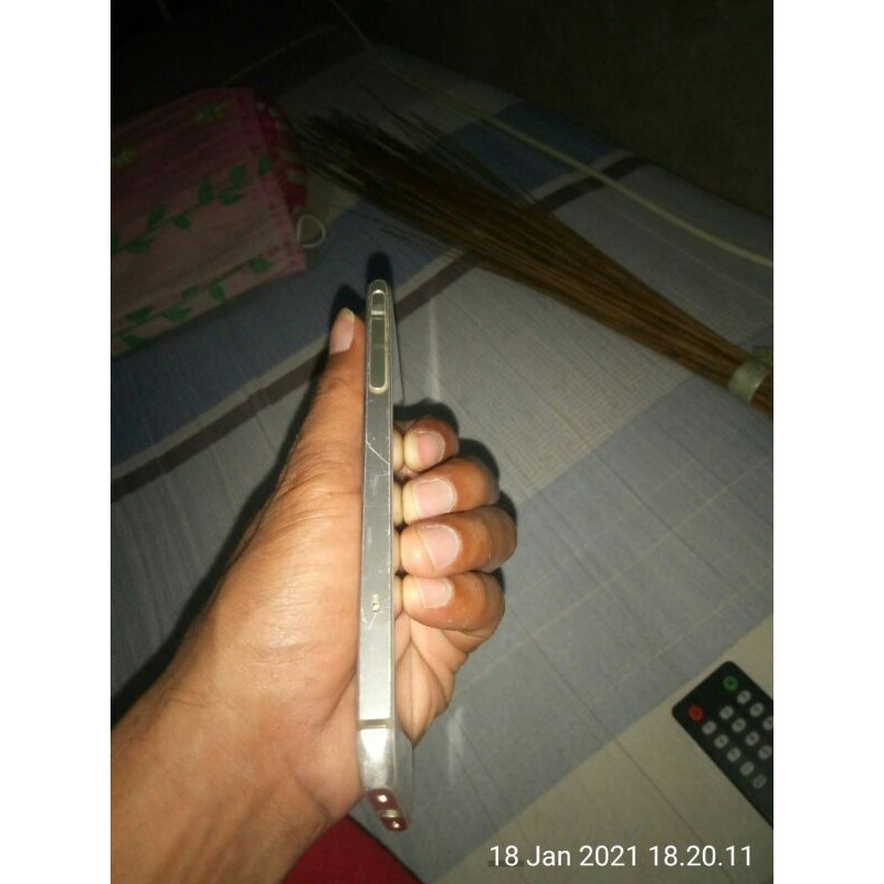 sharp aquos sh 04h