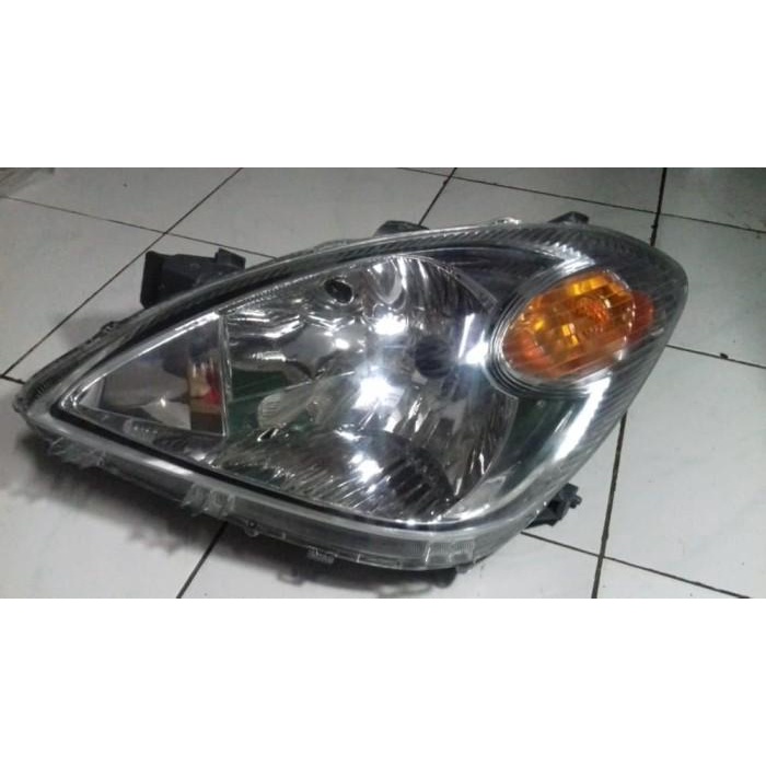 LAMPU DEPAN AVANZA TOYOTA 2009-2010-2011 HEADLAMP