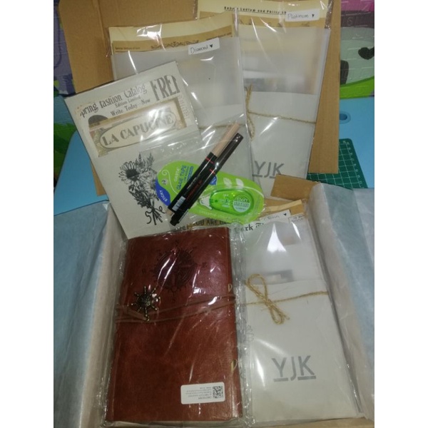 

YJK EXCLUSIVE!!!! CROWN Journal Kit 150++pcs -Scrapbook Journal Kit Vintage Aesthetic Murah