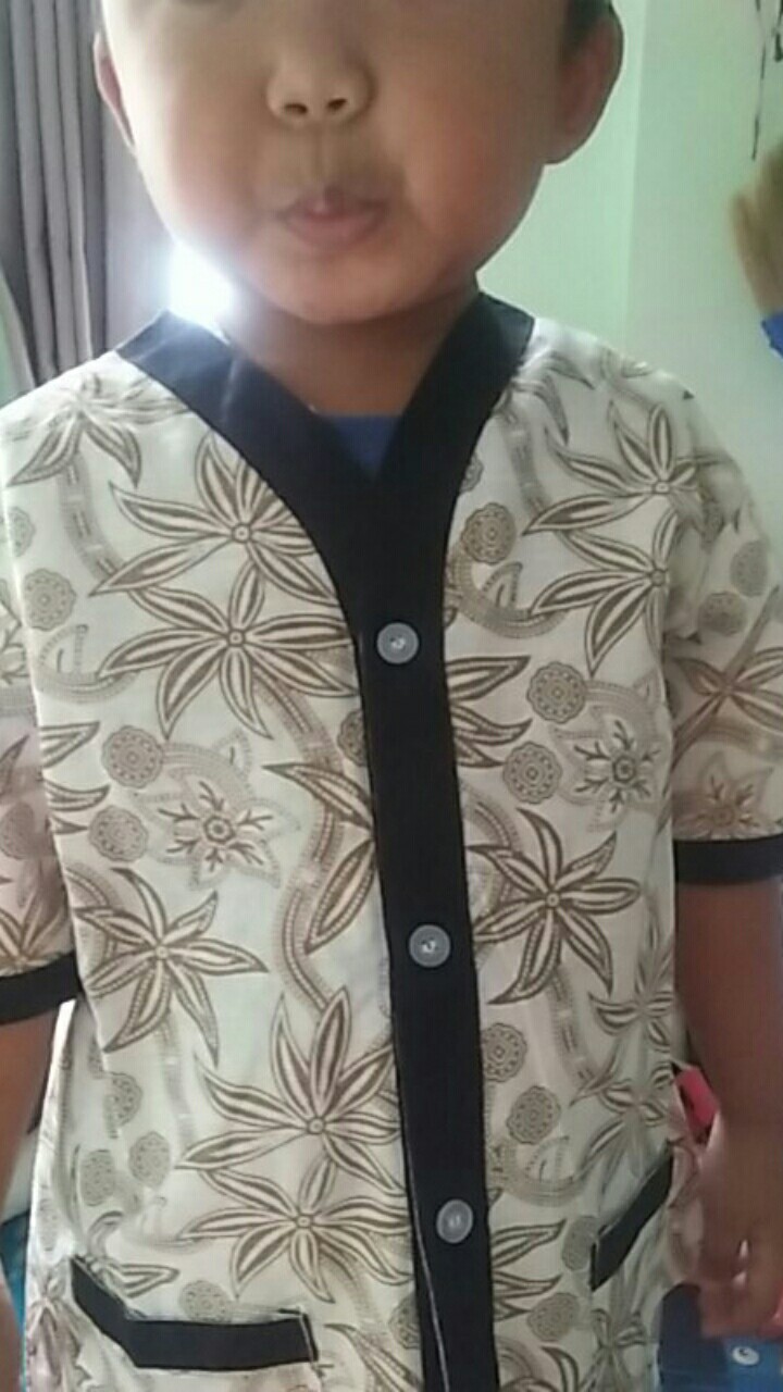 Piyama Batik Anak Motif Elegan Untuk Cowok Cewek Di Pakai Anak Usia 1-5 Tahun Bahan Katun Dan Adem.