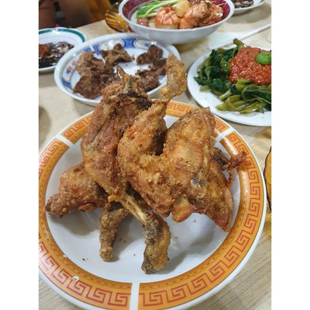 

Ayam Goreng President Oleh-oleh Khas Surabaya