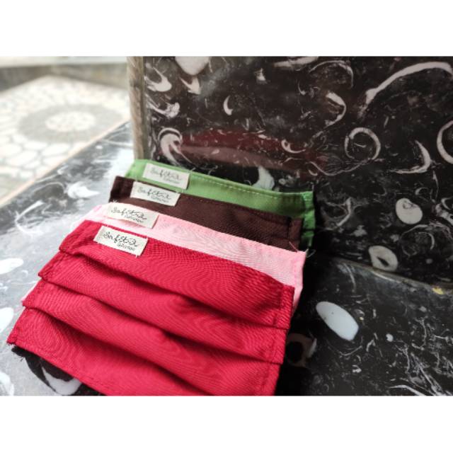 Masker kain serut spesial label Safitri collection