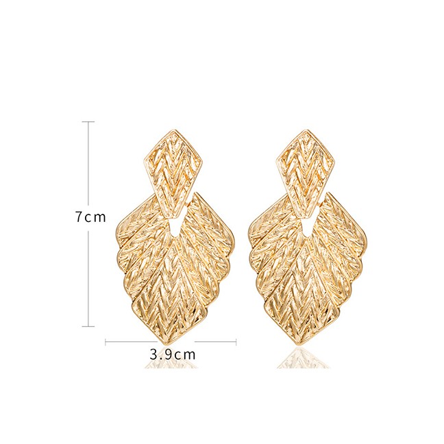 LRC Anting Tusuk Fashion Silver Pleated Shield Leaf Polygon Stud Earrings F4801X