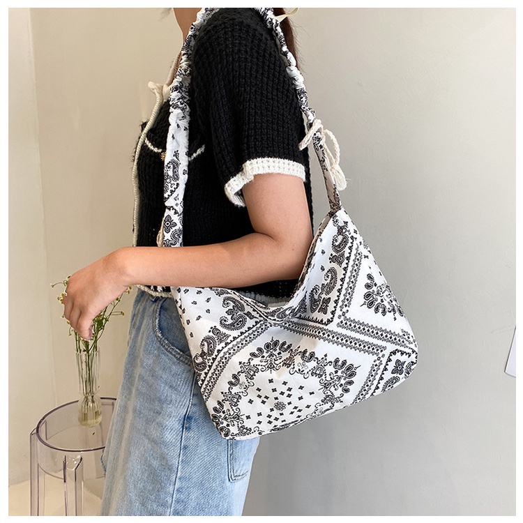 Drozenb Tas Selempang Wanita Bahan Kanvas Korea/Slingbag Fashion Korea Kanvas Impor/Tas Selempang Wanita Bahan Kanvas Model Korea Fashion Motif Batik