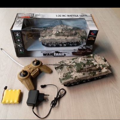 Mobil tank remot batre cas