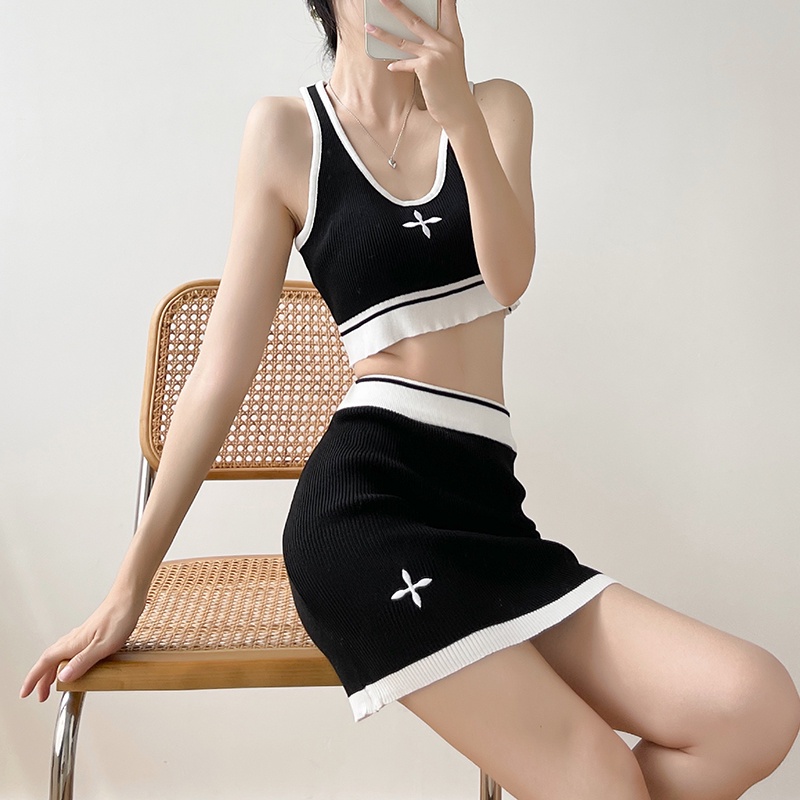 【Elegant】Korean  Ribbed Knitted Sleeveless Crop Top &amp; Skirts Sets 7474