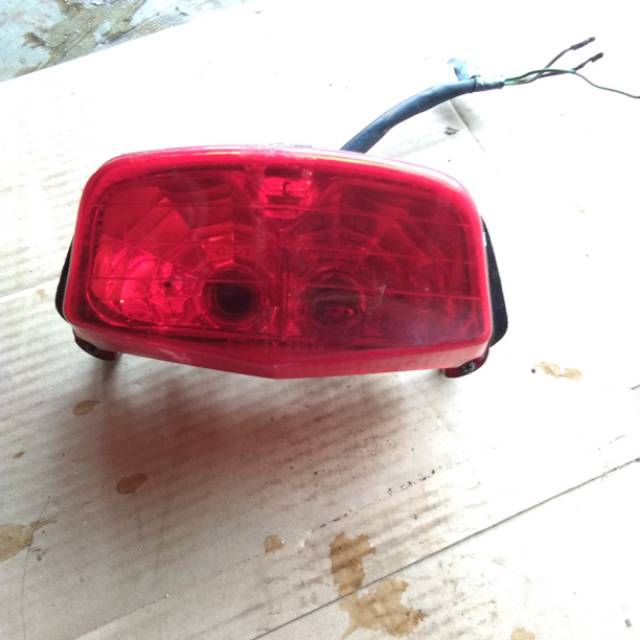 Lampu stop tiger 2000