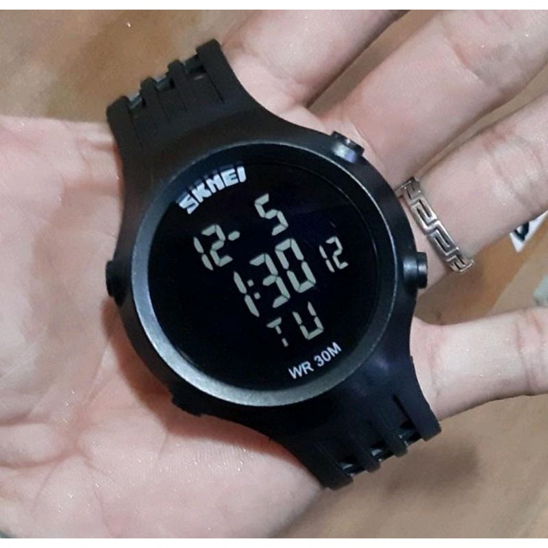 Jam Tangan Digital Skmei Pria Terlaris Rubber Waterproof