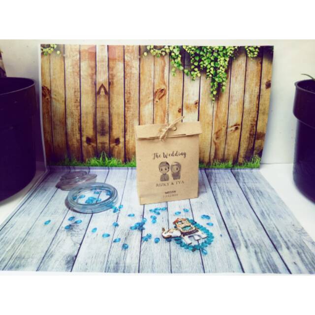 

Paperbag tempat sovenir pernikahan