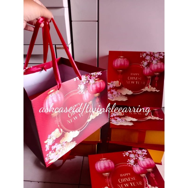 

Box Imlek / Kotak Kue Imlek / Box Hampers Imlek 22x22x8cm Ready dibawah 20pcs
